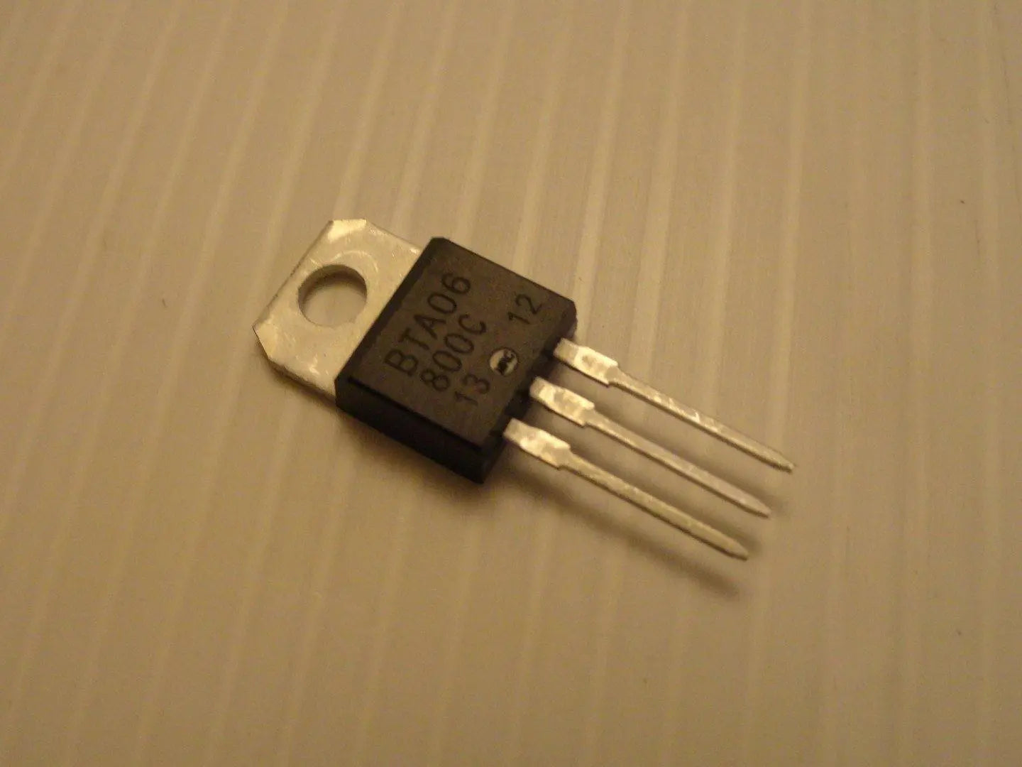 Bta06800c triac to-220 ENNEBISERVICE